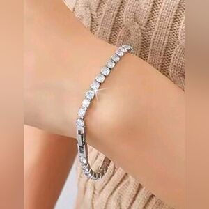 NEW CZ diamond tennis bracelet, 18K white gold plated (silver)